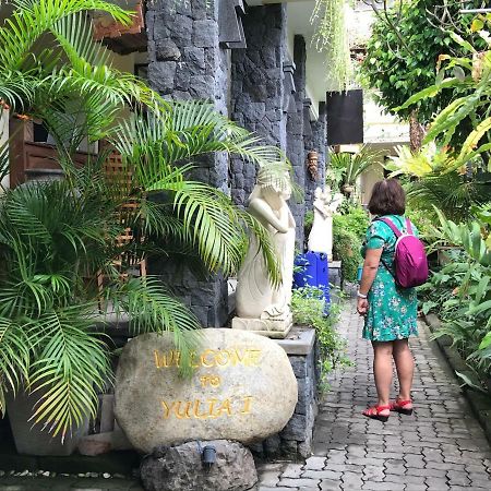 サヌール ユリア 1 Bed & Breakfast エクステリア 写真