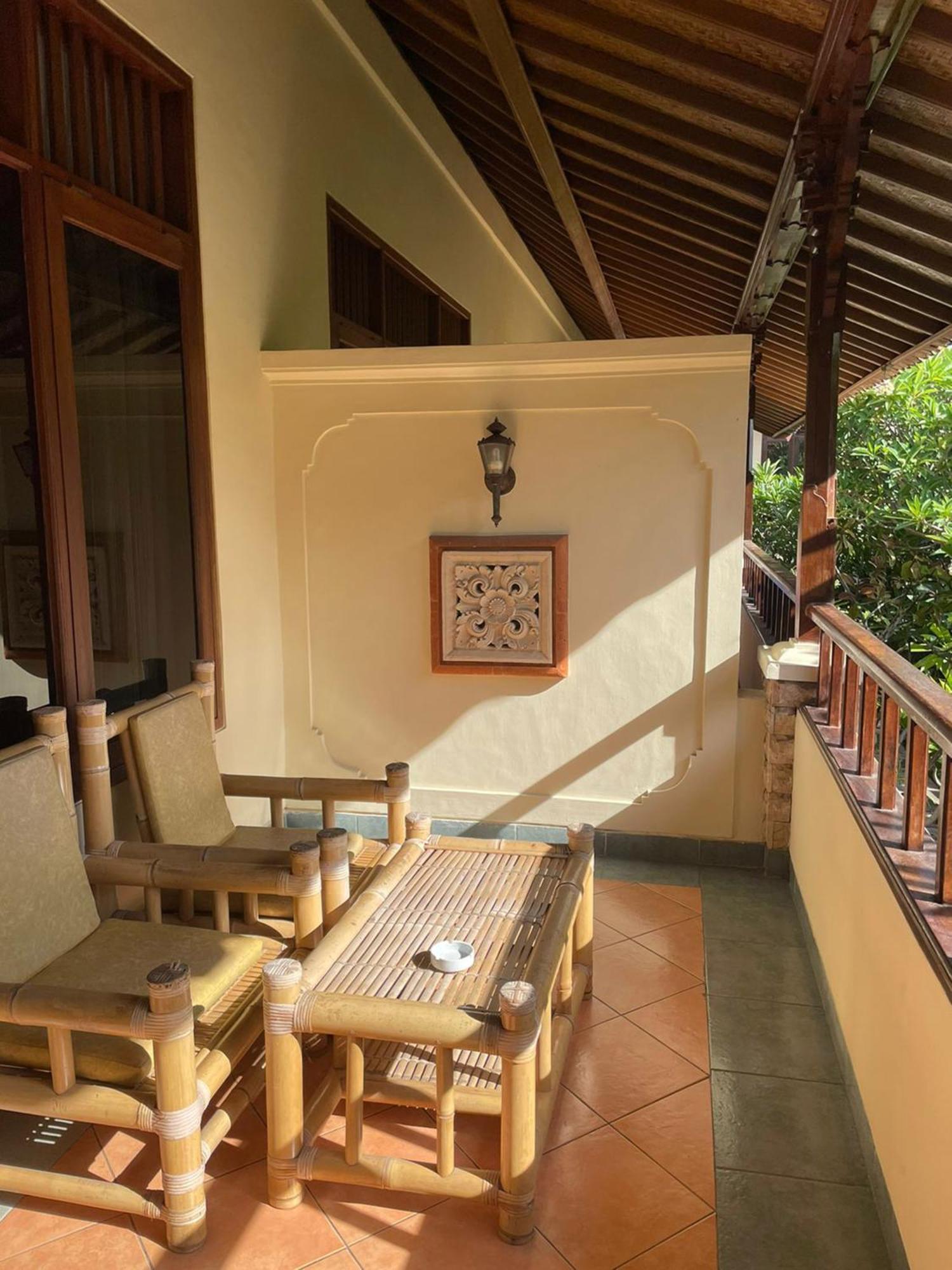 サヌール ユリア 1 Bed & Breakfast エクステリア 写真